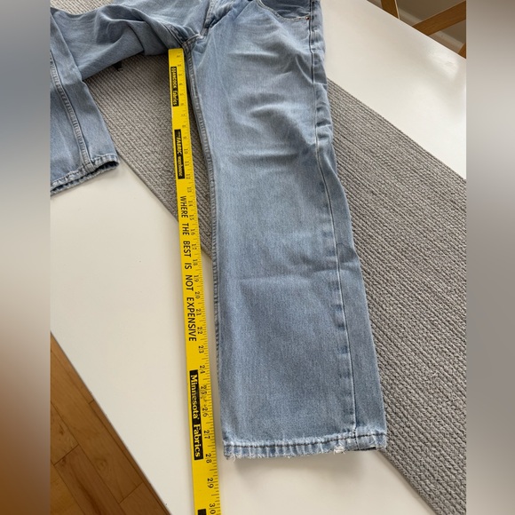 Vintage Levi’s 505 Light Wash Distressed Zip Fly Straight Leg Jeans Size 32 x 30 - Picture 10 of 12